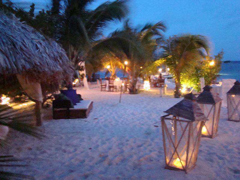 Palmita Hotel Hostel Oranjestad Ngoại thất bức ảnh