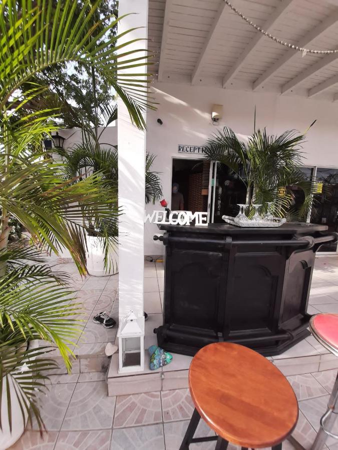 Palmita Hotel Hostel Oranjestad Ngoại thất bức ảnh
