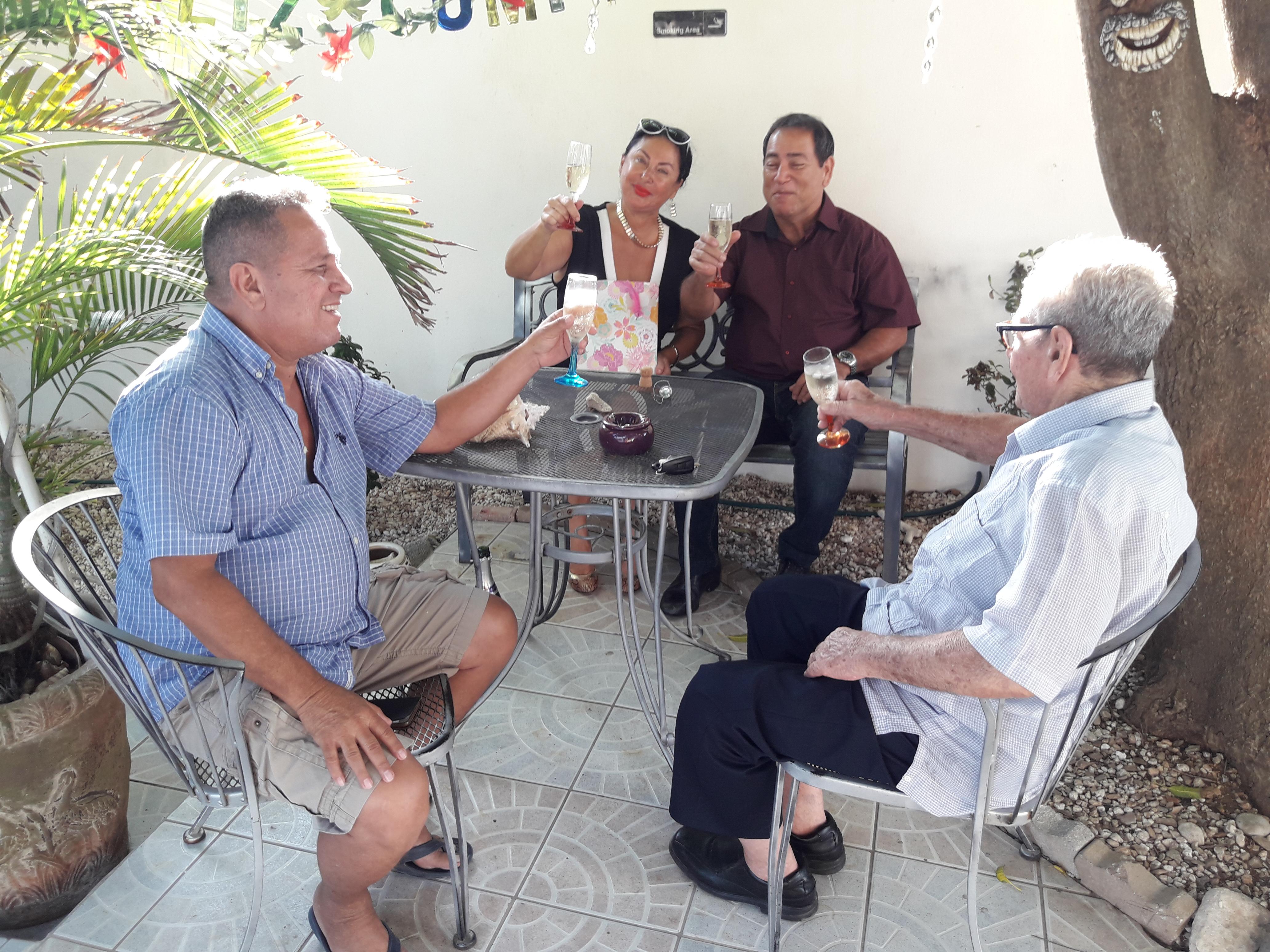 Palmita Hotel Hostel Oranjestad Ngoại thất bức ảnh